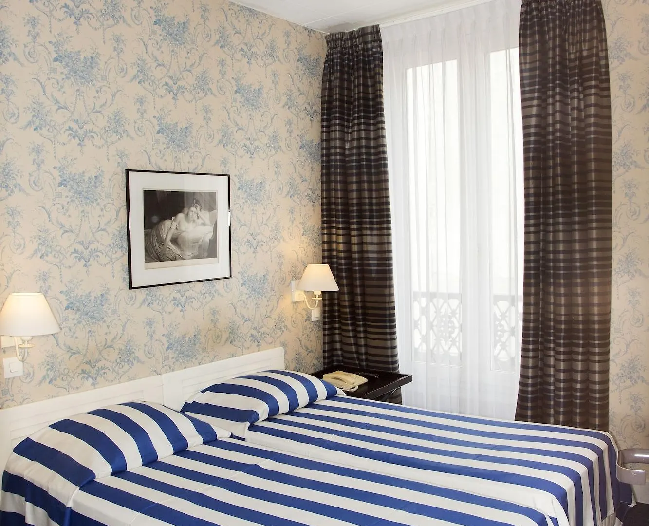 Agora Otel 2*