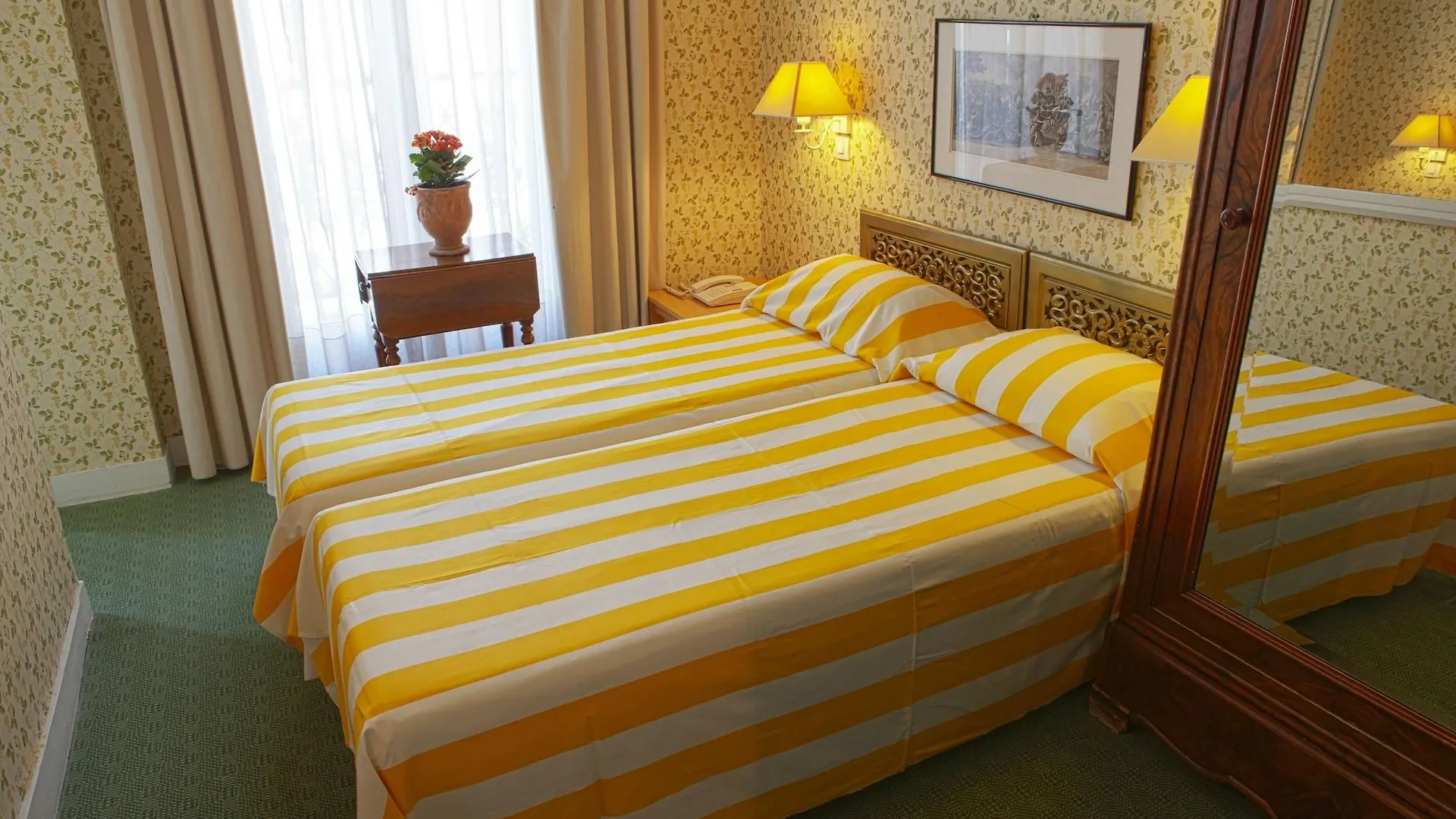 Agora Otel 2*