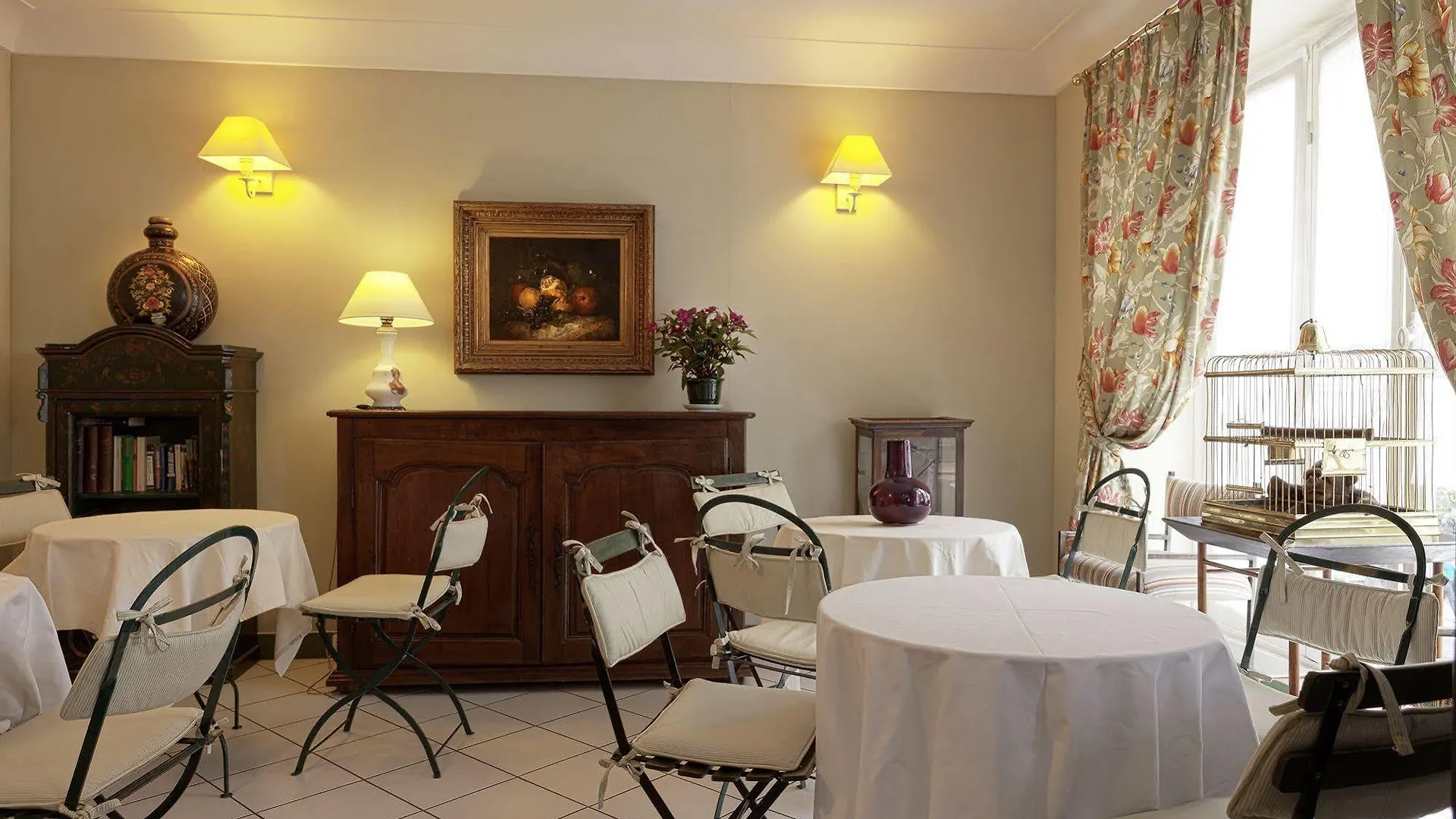 Otel Agora